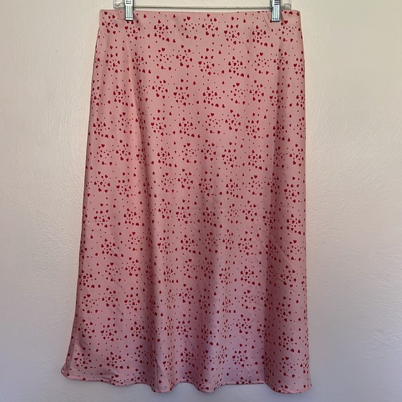Mi Ami pink satin skirt with red heart design, size Large - Picture 7 of 7